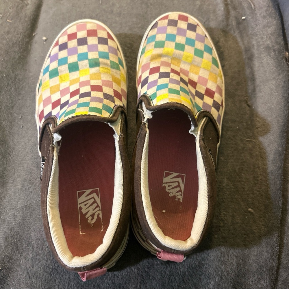Vans - Picture 2 of 6